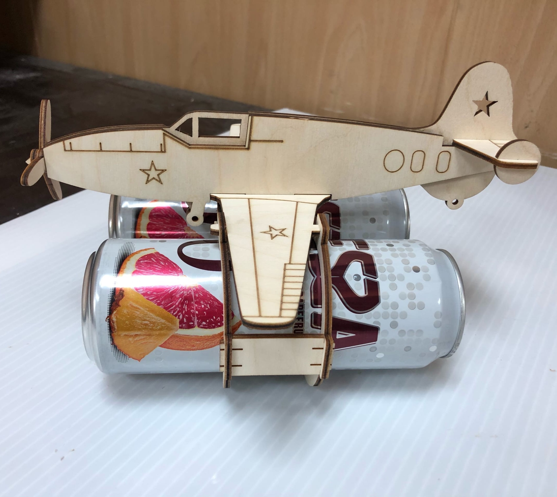 Avión Porta lata día del padre