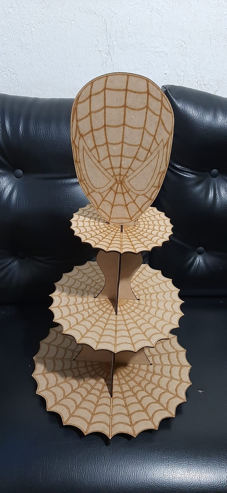 Cupcake hombre araña corte laser